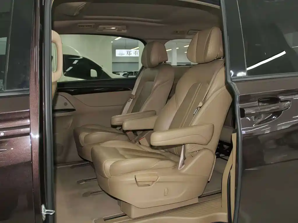 Buick GL8 — миниатюра 7