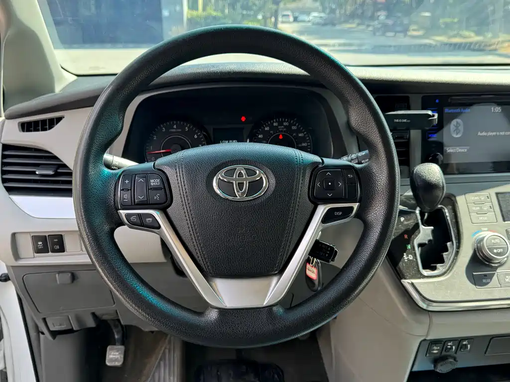 TOYOTA SIENNA
