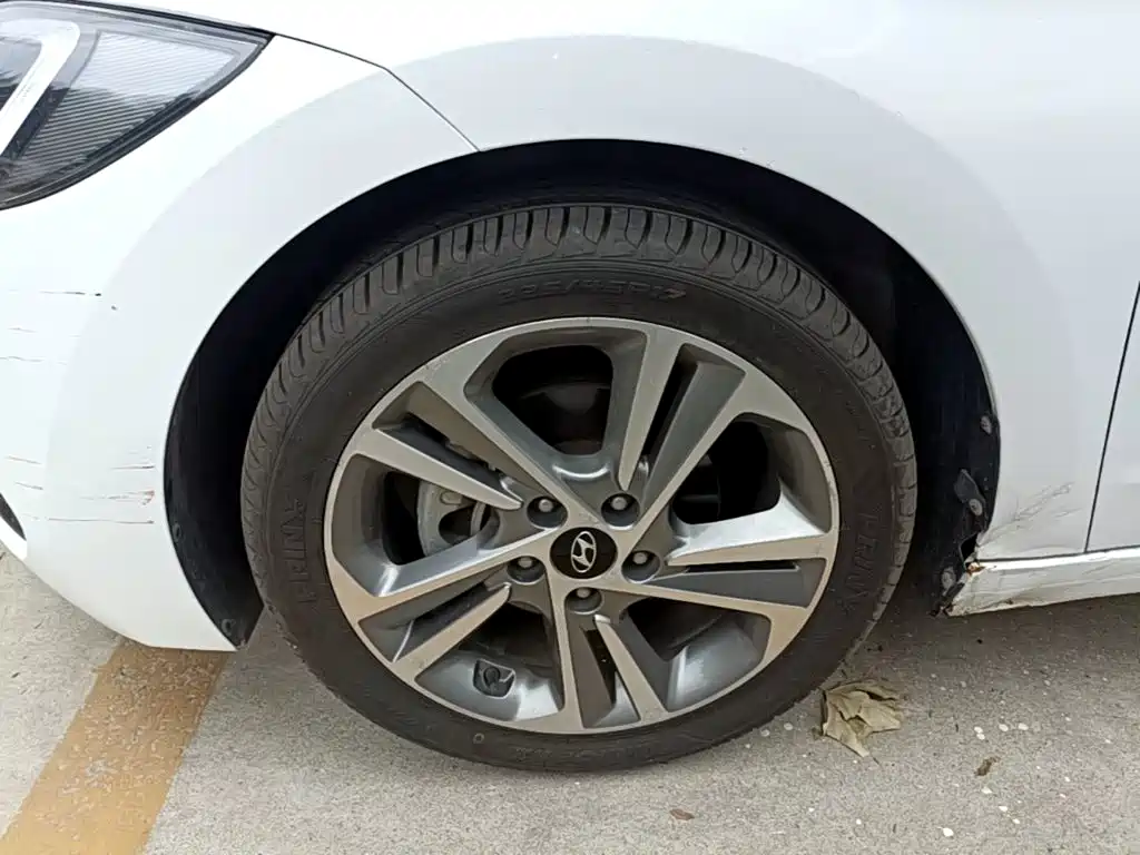 Hyundai Elantra — миниатюра 23