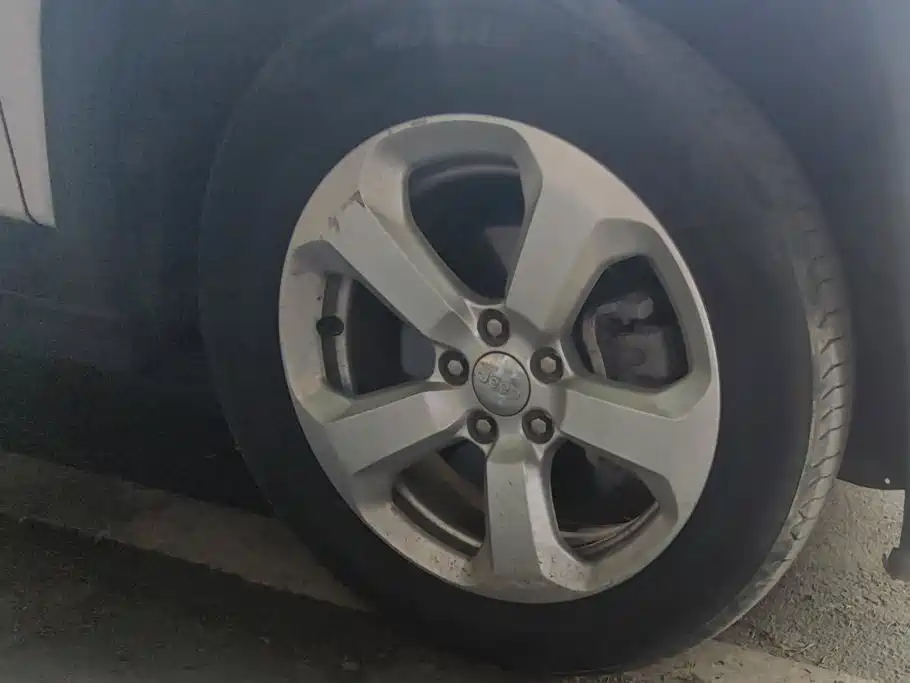 Jeep Compass — миниатюра 6
