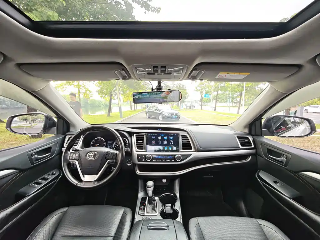 Toyota Highlander — миниатюра 16