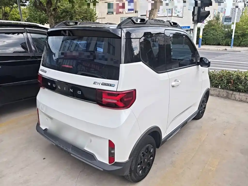 Wuling MINIEV — миниатюра 7