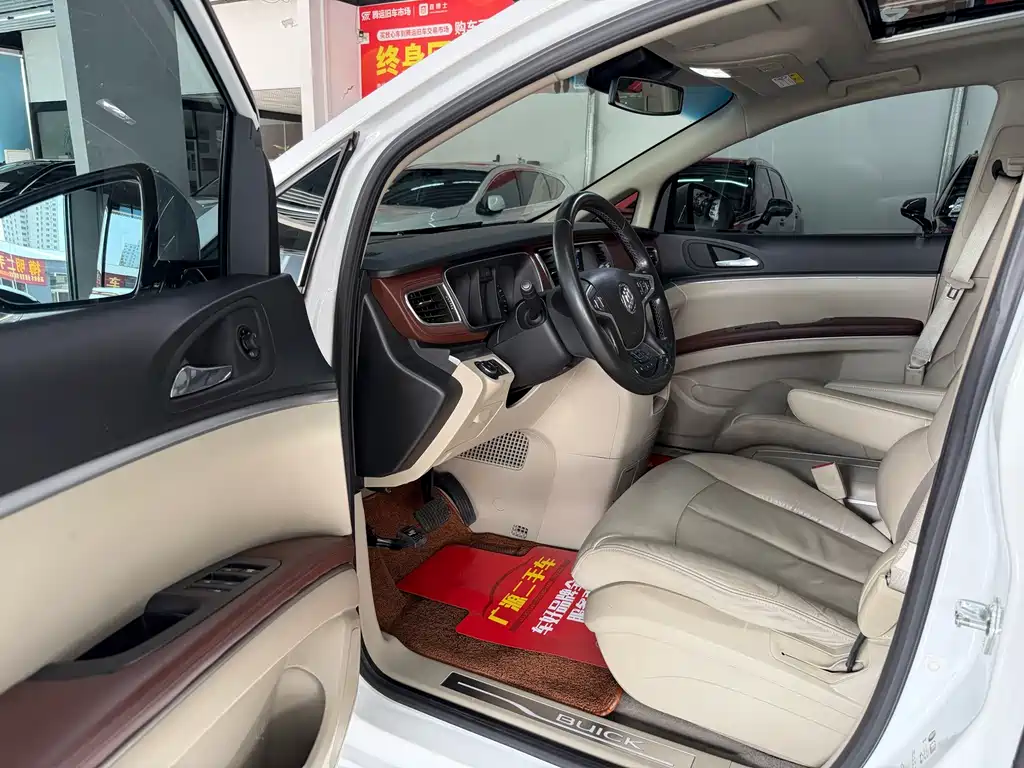 Buick GL8 — миниатюра 7