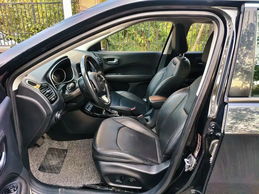 Jeep Compass — миниатюра 4