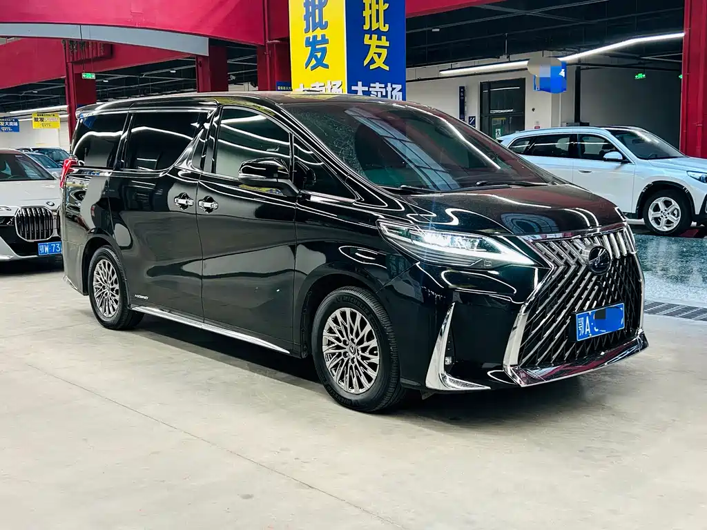 Lexus LM — миниатюра 3