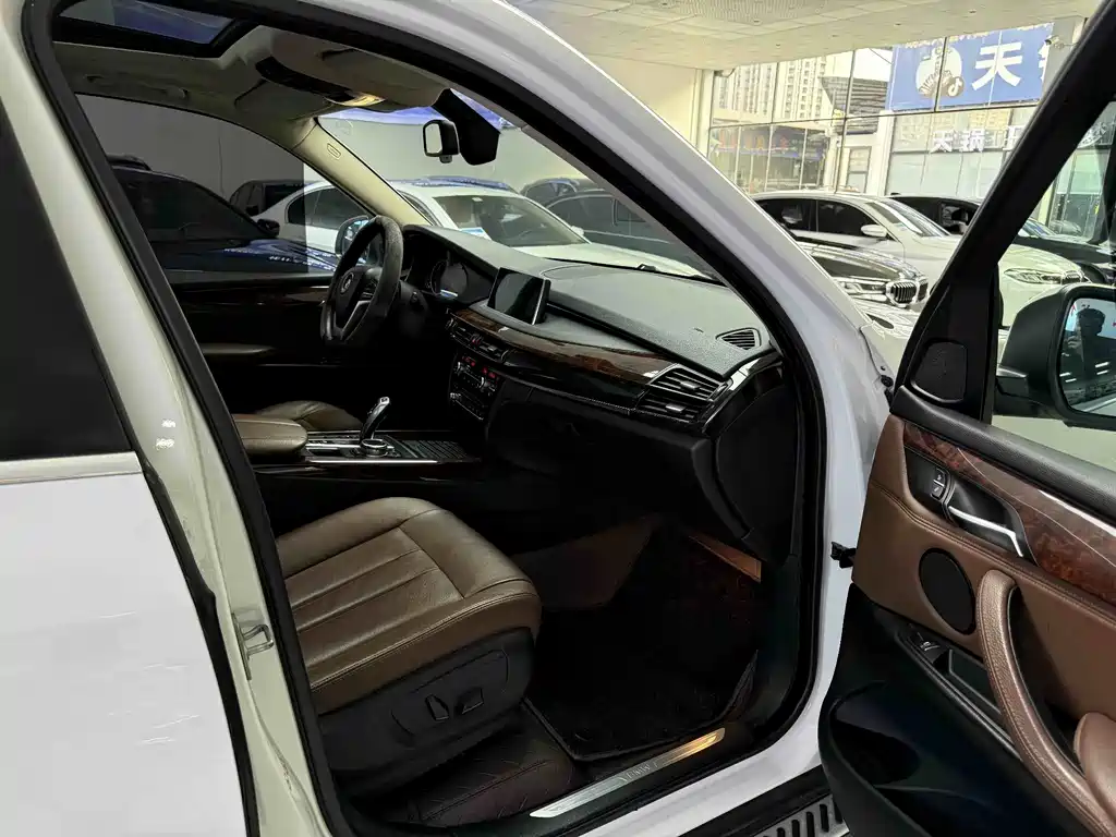 BMW X5 (Import) — миниатюра 10