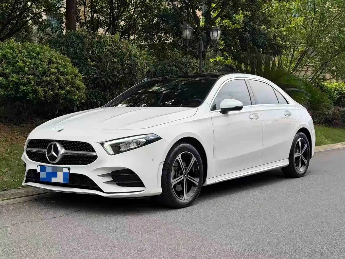 奔驰A级 2022款 A 200 L 运动轿车时尚型 2022