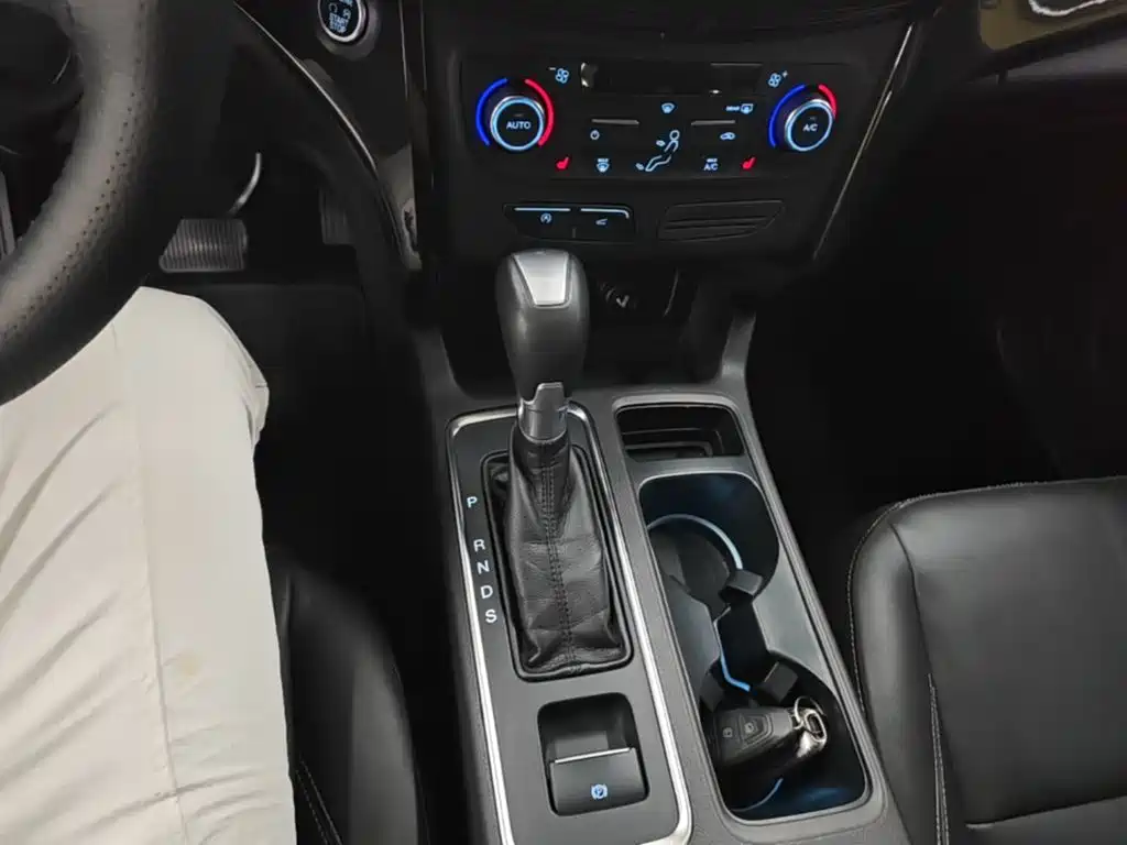 Ford Kuga — миниатюра 14
