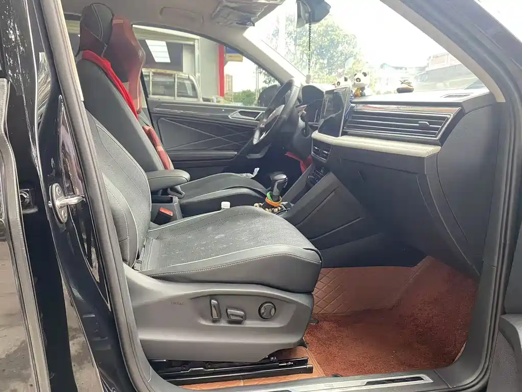 Volkswagen Tiguan L — миниатюра 9