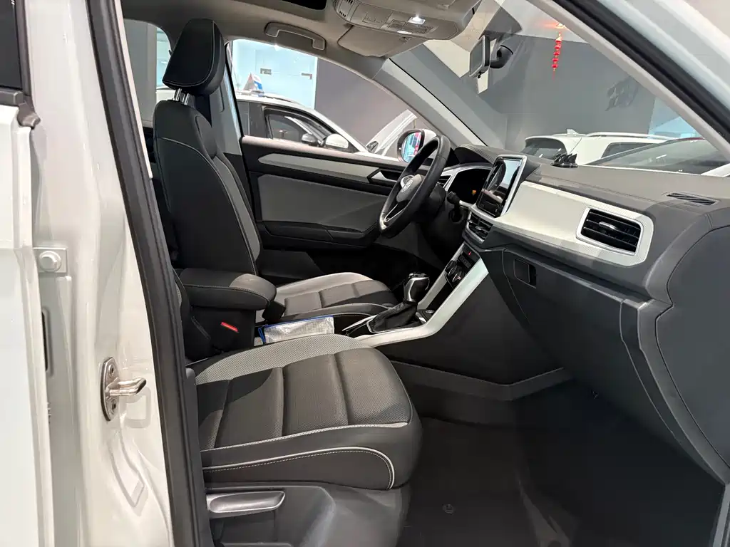 Volkswagen T-Roc — миниатюра 5