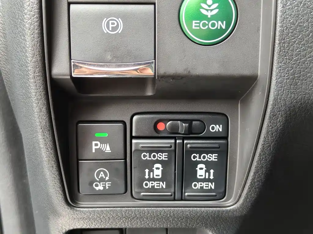 Honda Elysion — миниатюра 17