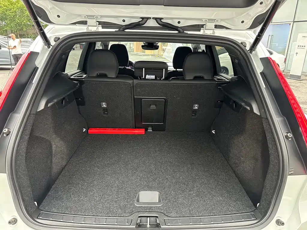 Volvo XC40 — миниатюра 16
