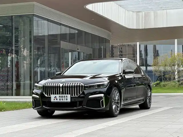 BMW 7-Series — фото 1