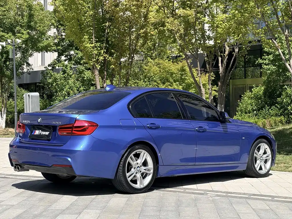 BMW 3 Series — миниатюра 10