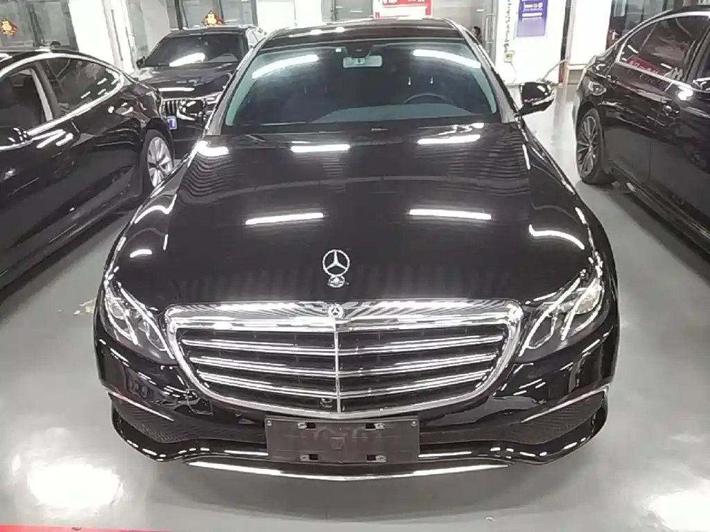 Mercedes-Benz E-Class — миниатюра 3