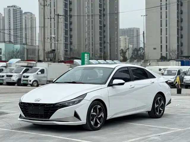 HYUNDAI ELANTRA