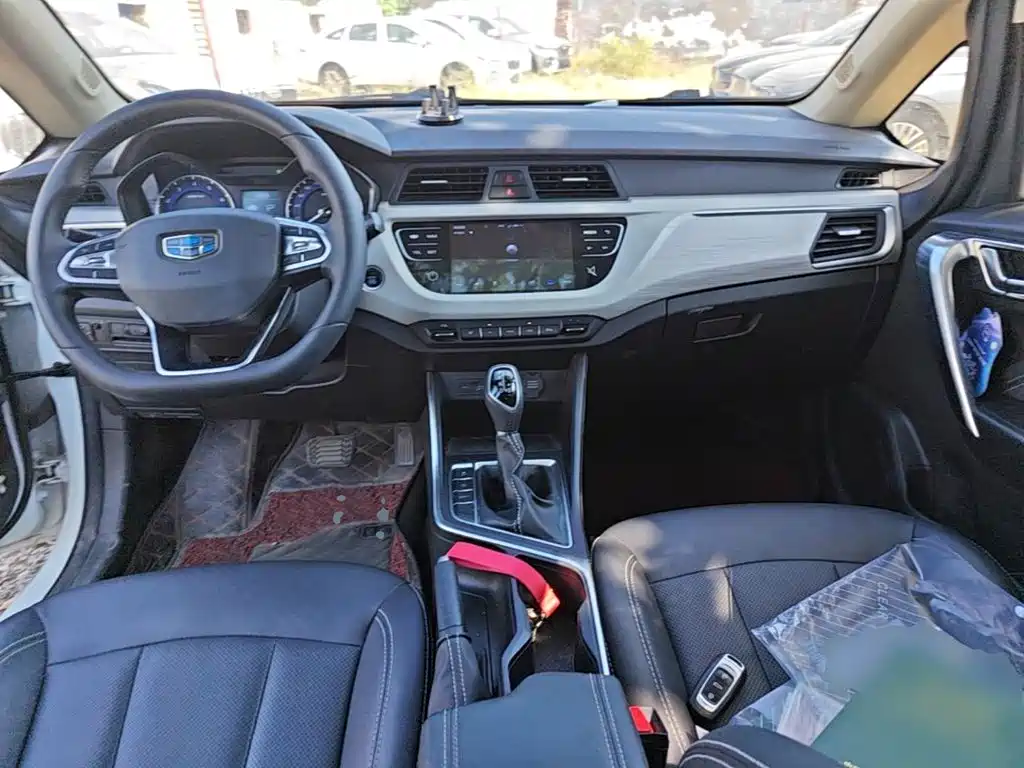 Geely Vision X3 — миниатюра 14