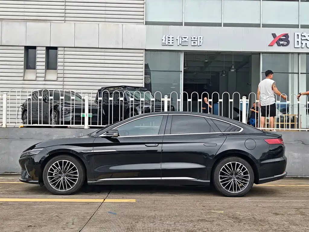 BYD Han — миниатюра 3