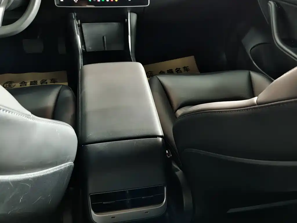 Tesla Model 3 — миниатюра 14