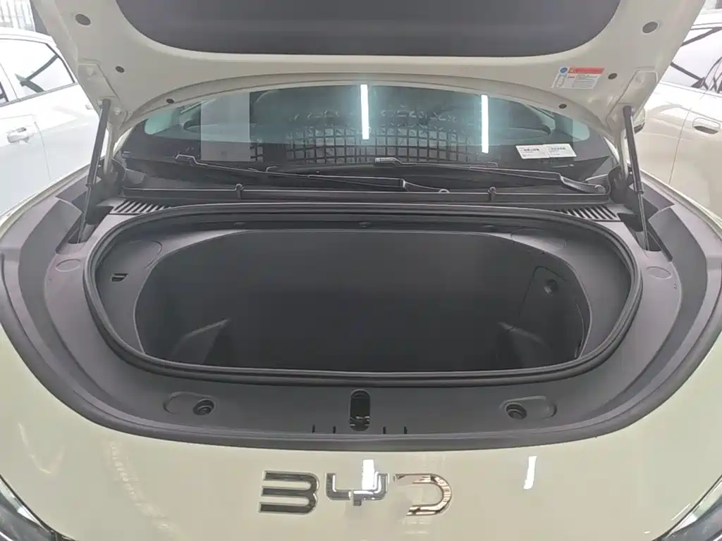 BYD Sealion 05 EV — миниатюра 20