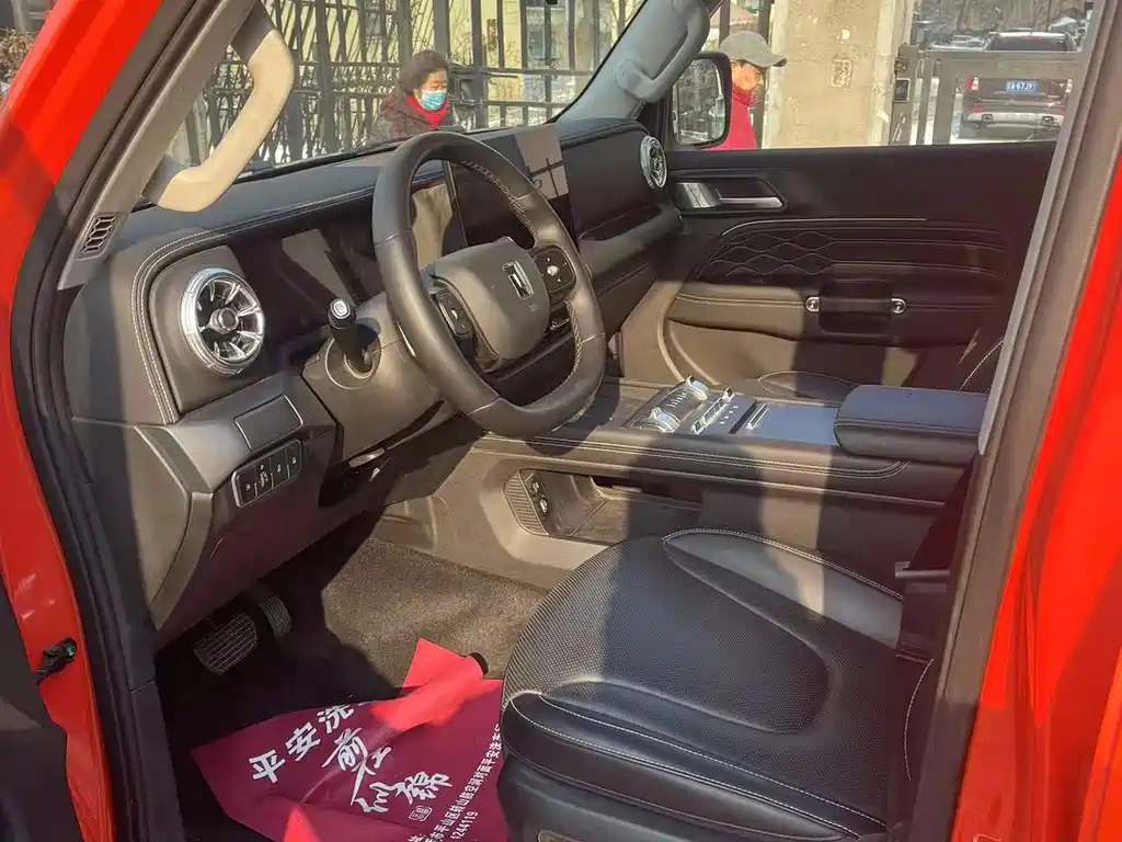 TANK TANK 300 NEW ENERGY