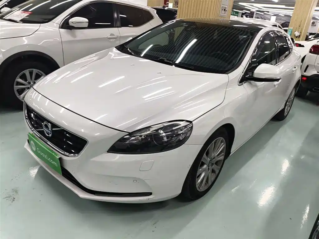 Volvo V40 2014
