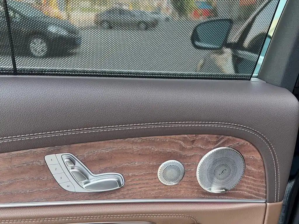 Mercedes-Benz E-Class — миниатюра 9