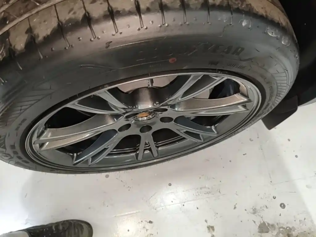 Tesla Model Y — миниатюра 23