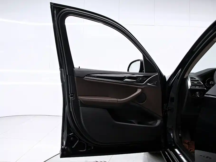 BMW iX3 — миниатюра 12