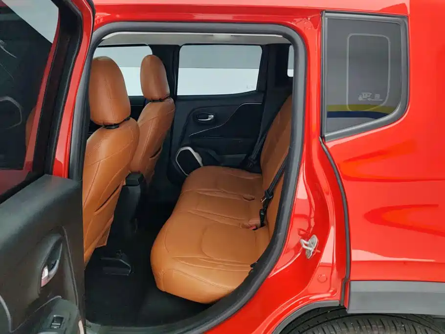 Jeep Renegade — миниатюра 11