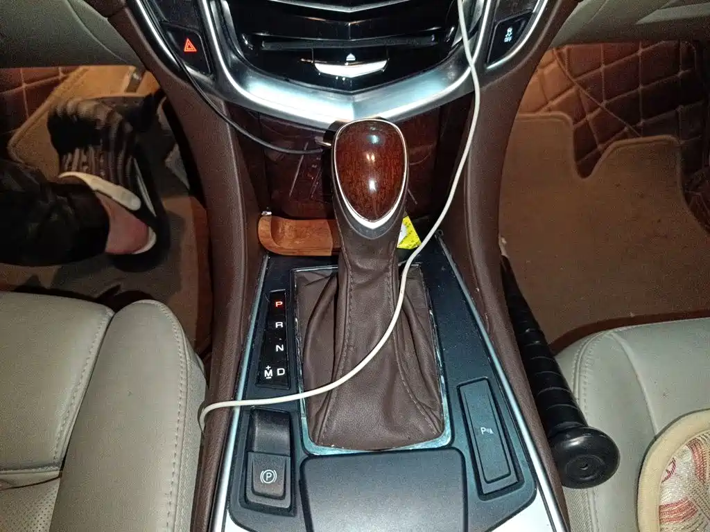Cadillac SRX — миниатюра 10