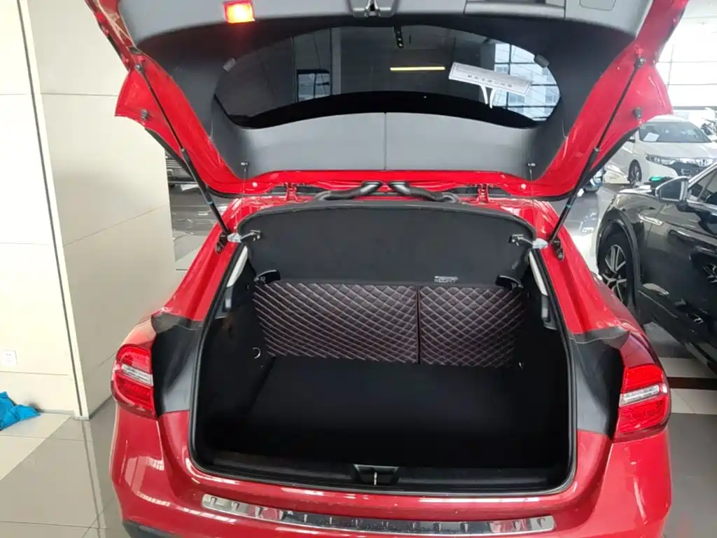 Mercedes-Benz GLA — миниатюра 19