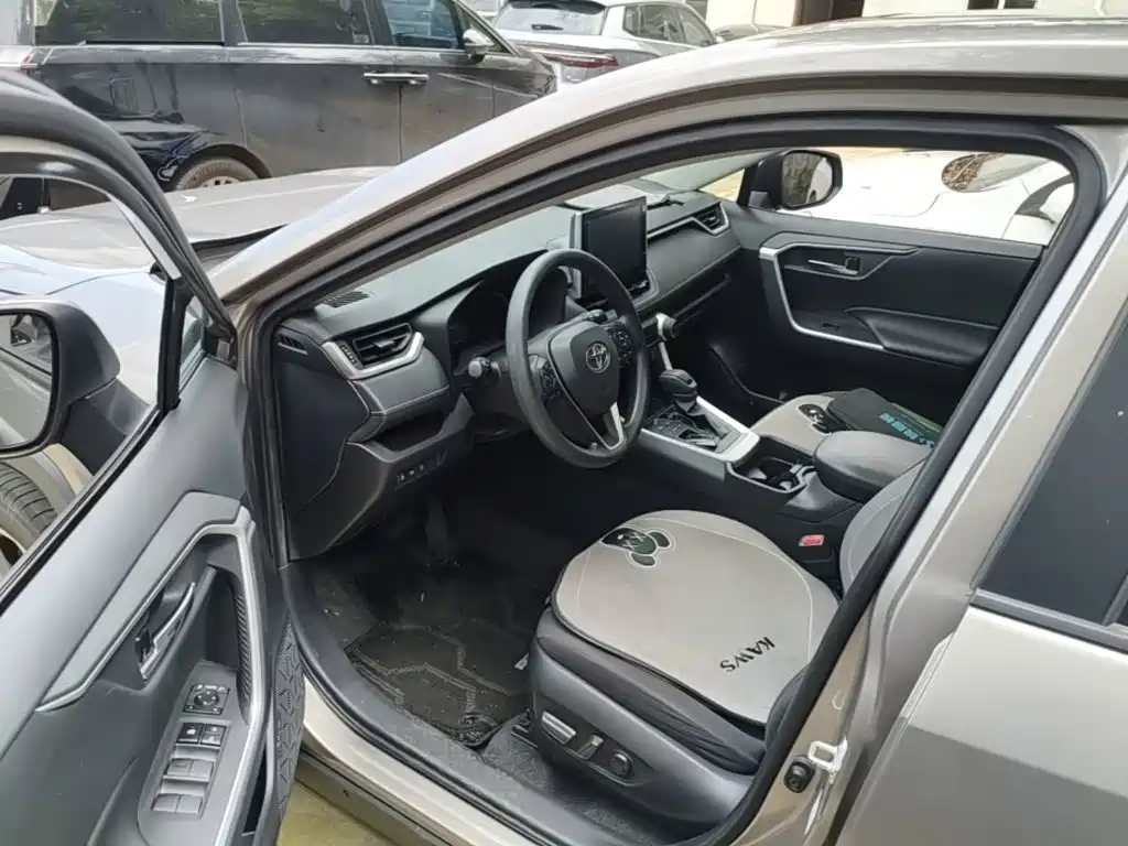 Toyota RAV4 — миниатюра 16