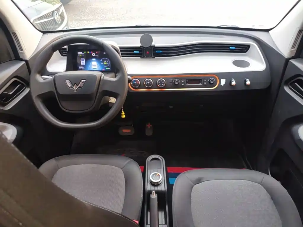 Wuling MINIEV — миниатюра 10