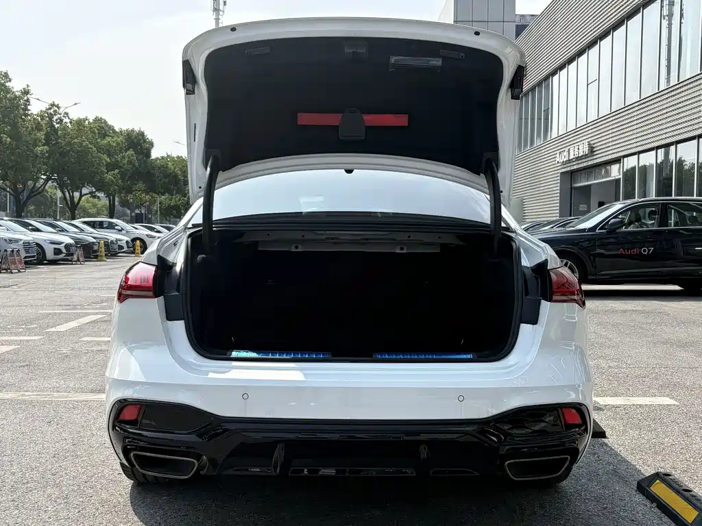 Audi A5L — миниатюра 18