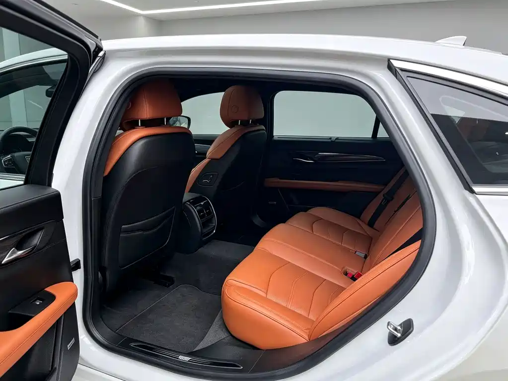 Cadillac CT6 — миниатюра 5