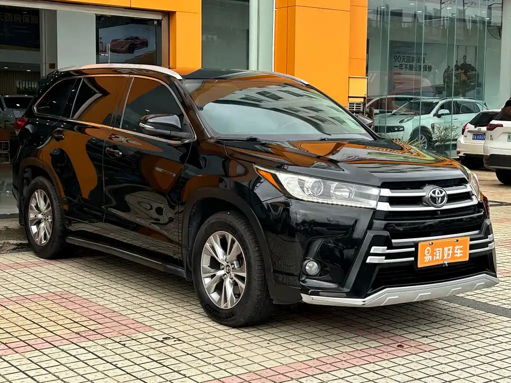TOYOTA HIGHLANDER