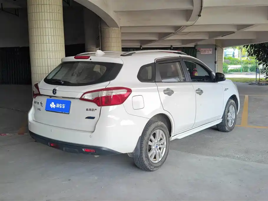 Venucia T70 2015 2.0L CVT