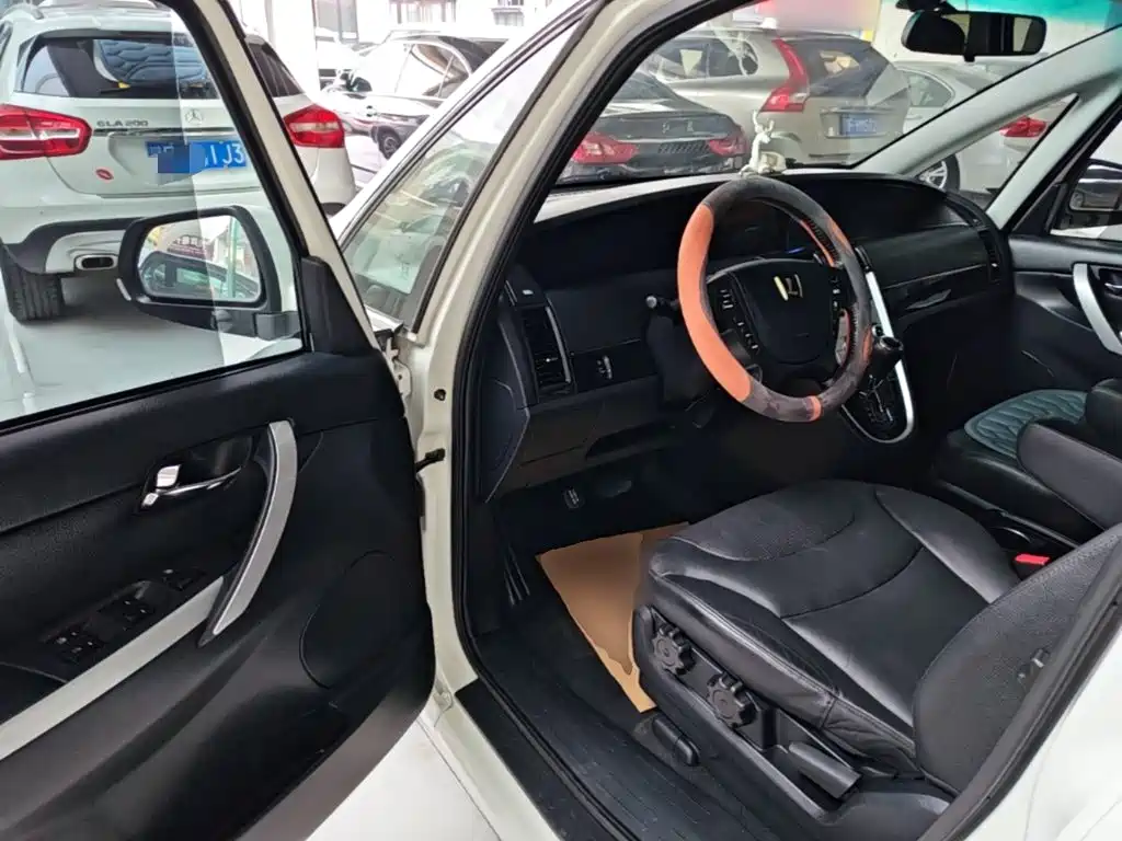 Luxgen Big 7 MPV — миниатюра 16