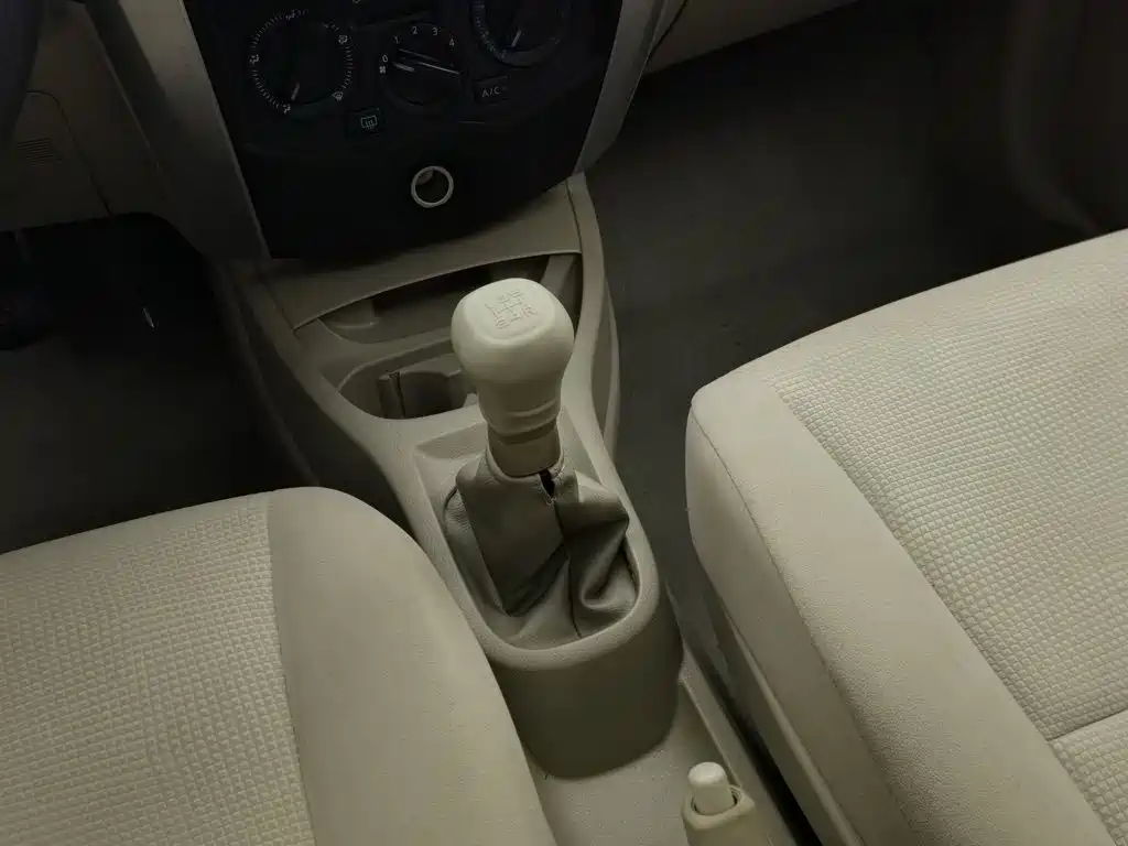 Nissan Livina — миниатюра 13