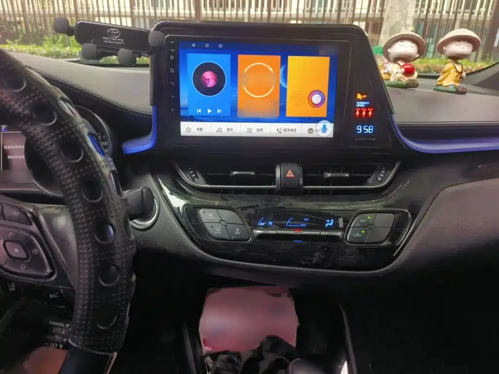 Toyota IZOA — миниатюра 6