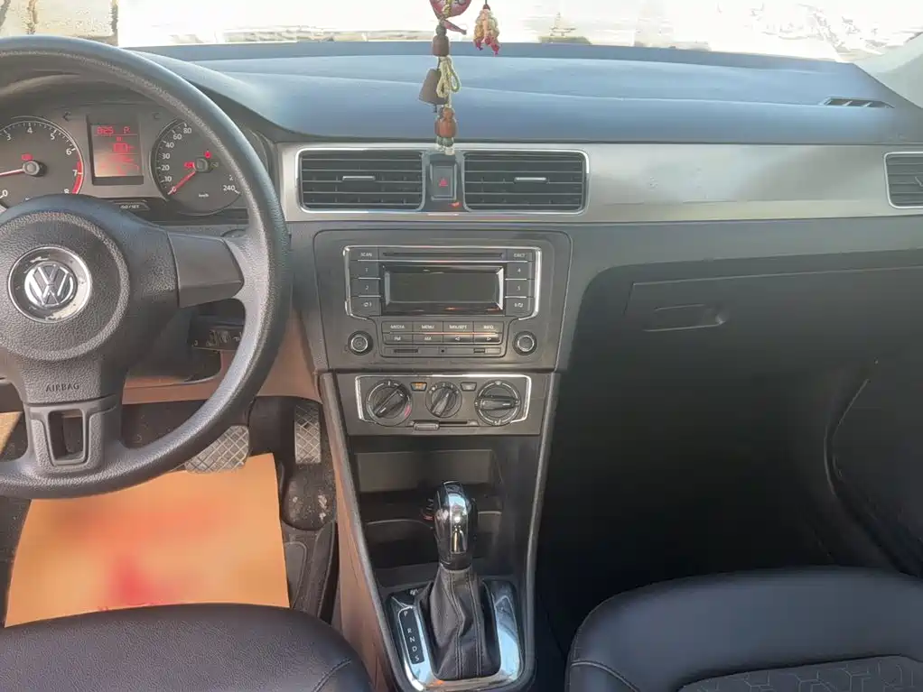 Volkswagen Santana — миниатюра 14