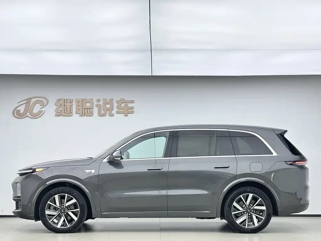 Li Auto L8 2023 Pro