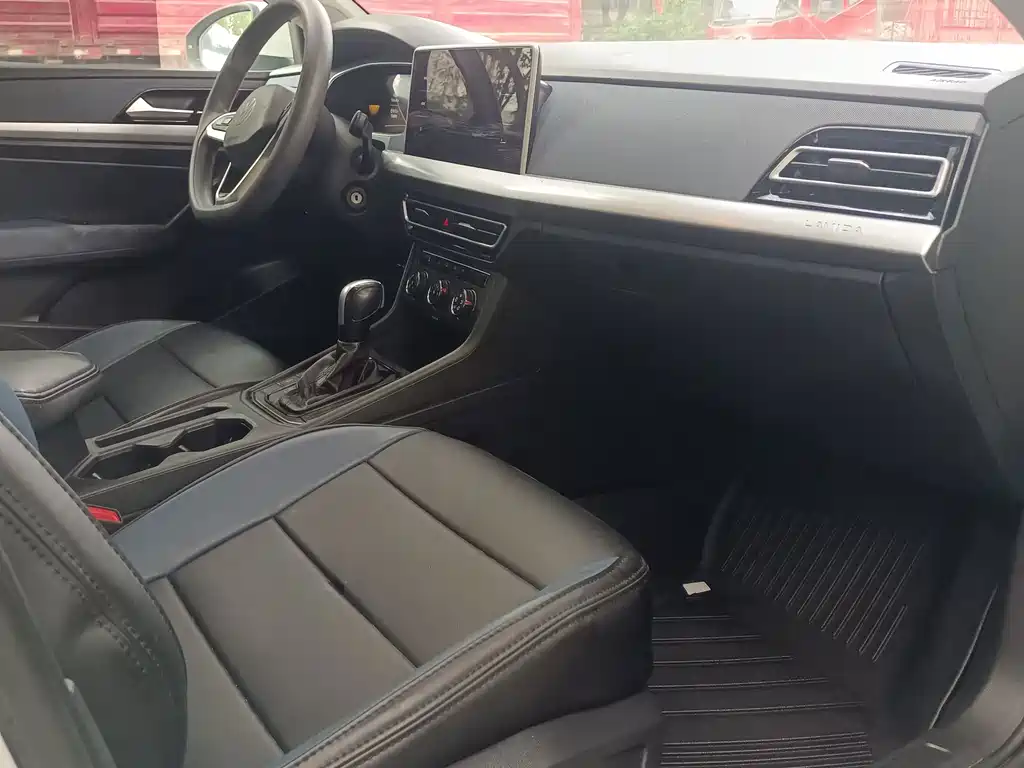Volkswagen Lavida — миниатюра 6