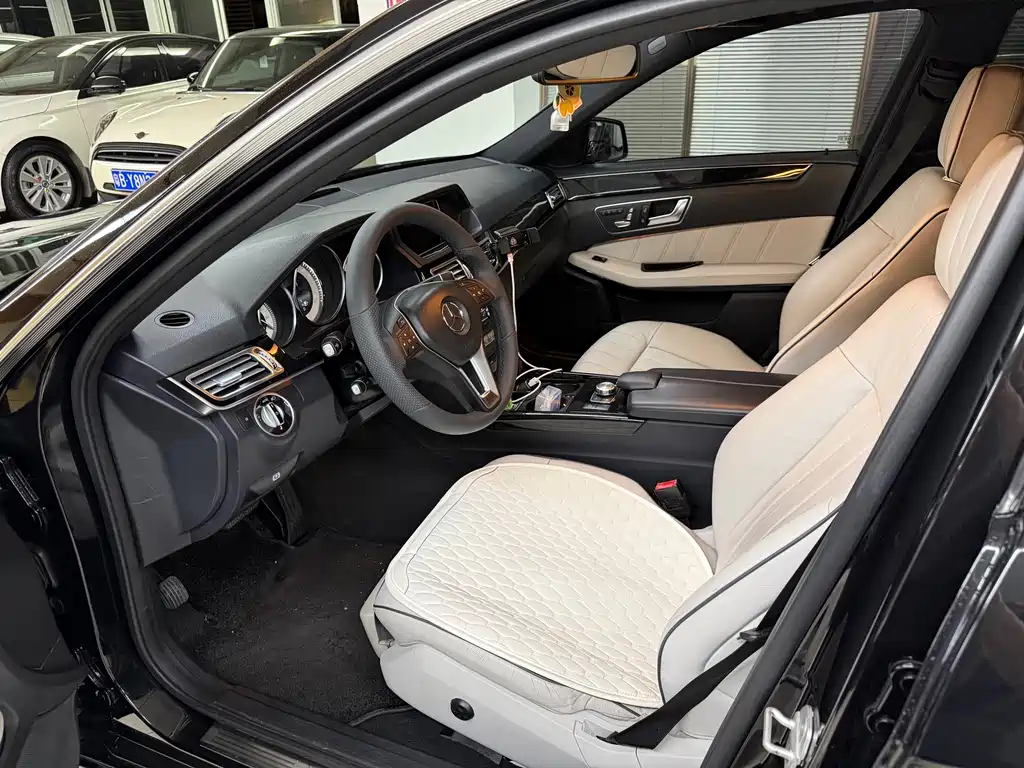 Mercedes-Benz E-Class — миниатюра 3