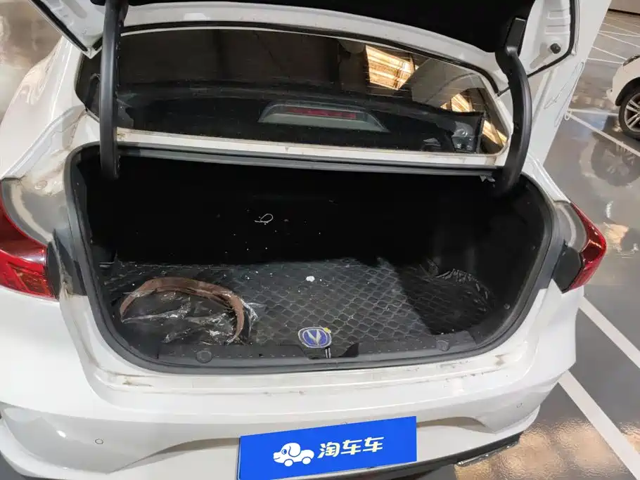 Changan Eado — миниатюра 4