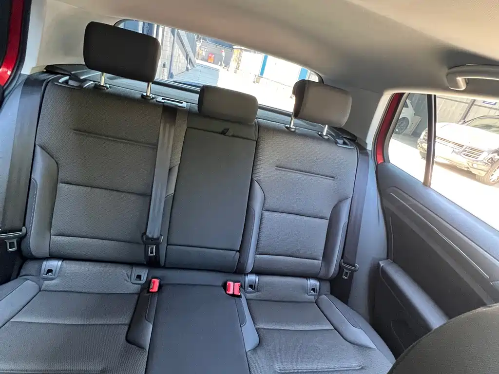 Volkswagen Golf — миниатюра 13