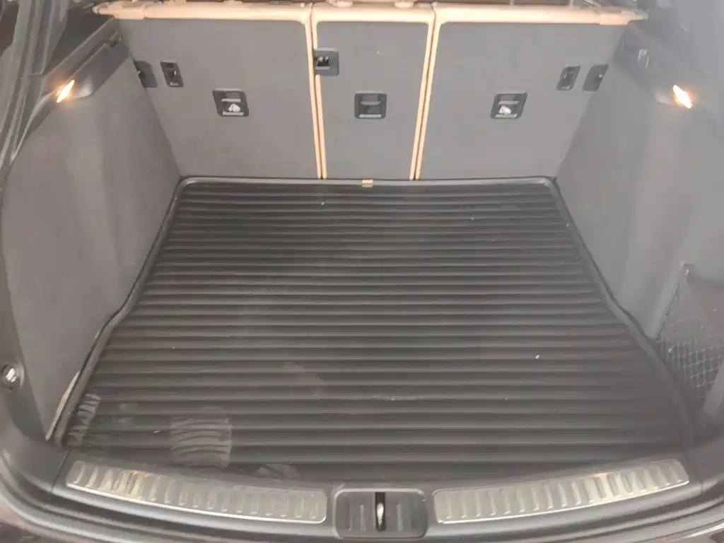 Porsche Macan — миниатюра 19
