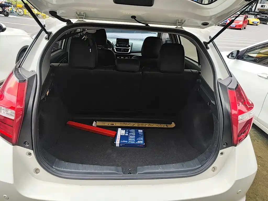 Toyota Yaris L — миниатюра 19