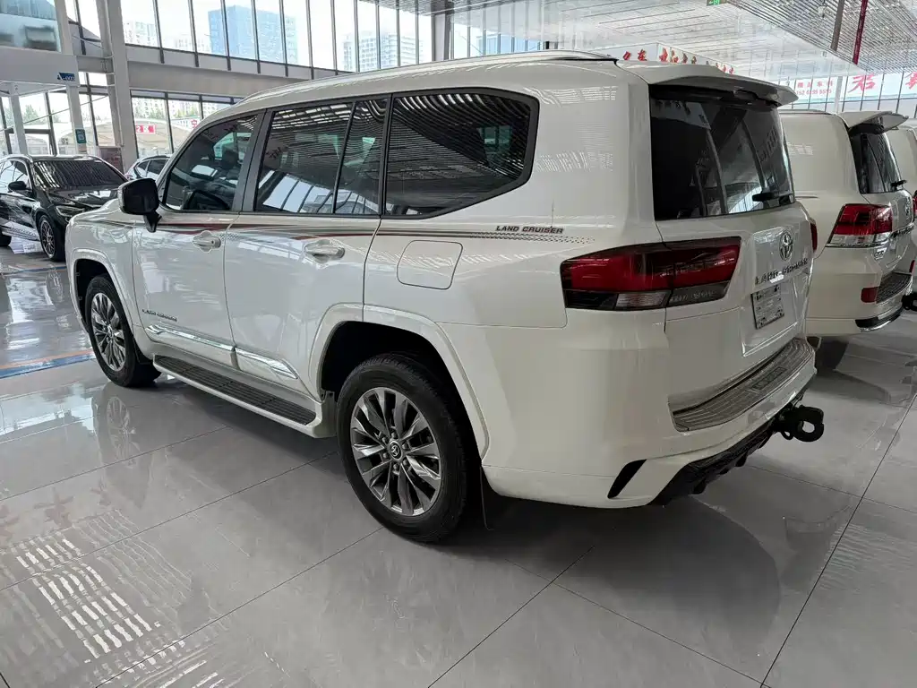 Toyota Land Cruiser — миниатюра 4